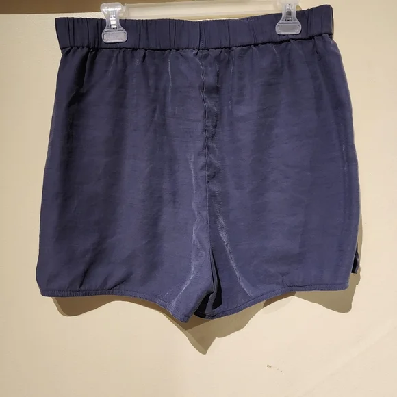 💙 NWOT Utility Shorts - Picture 5 of 10